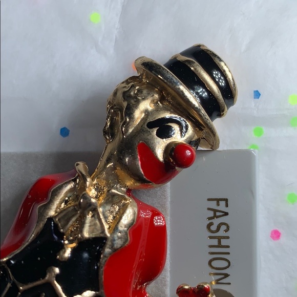 Charming clown fashion brooch - Picture 2 of 3